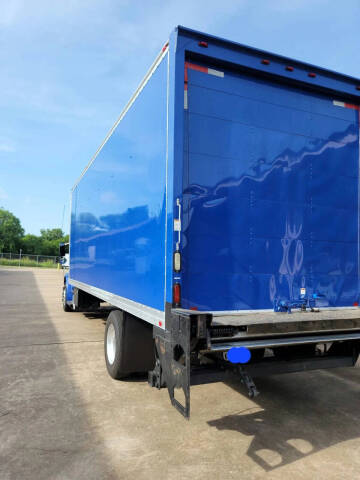 2014 Freightliner M2 106