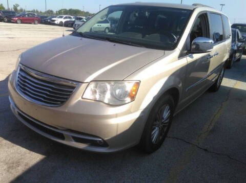 2013 Chrysler Town and Country for sale at The Bengal Auto Sales LLC in Hamtramck MI