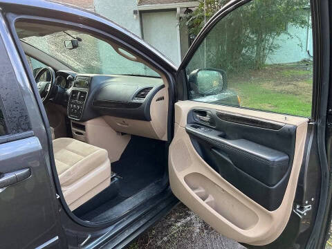 2016 Dodge Grand Caravan American Value Package