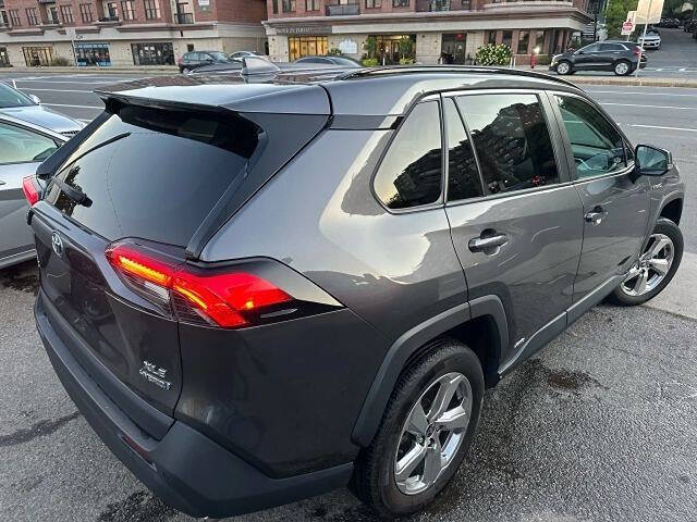 2021 Toyota RAV4 Hybrid XLE Premium