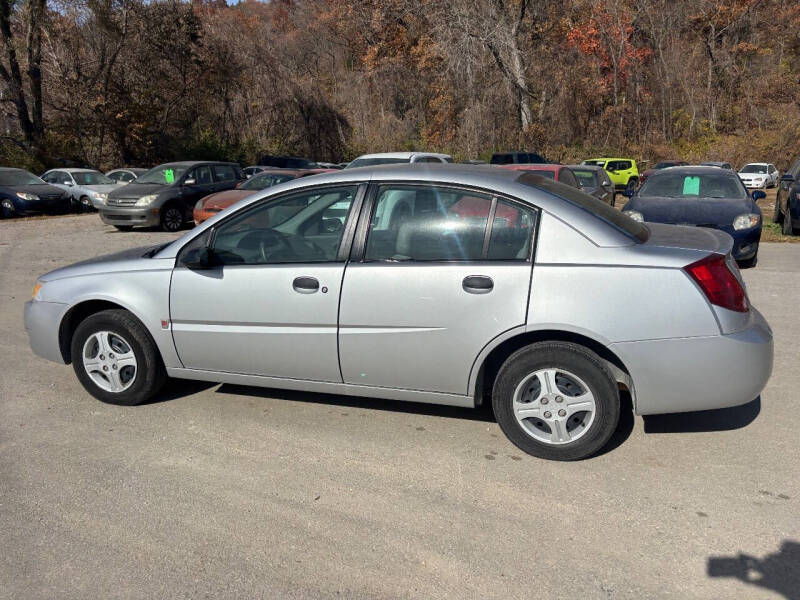 2005 Saturn Ion 1