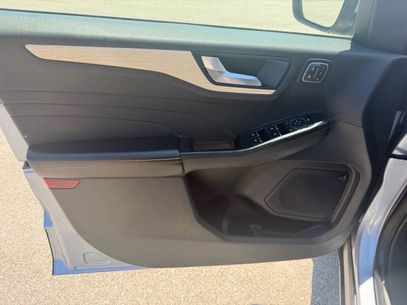 2022 Ford Escape Titanium