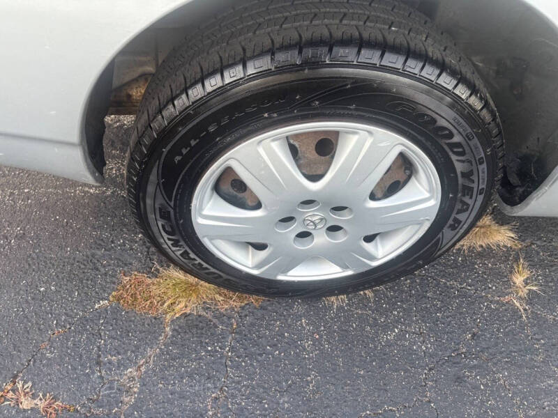 2005 Toyota Corolla LE