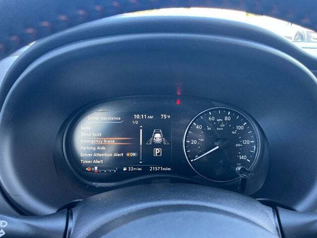 2023 Nissan Kicks SR