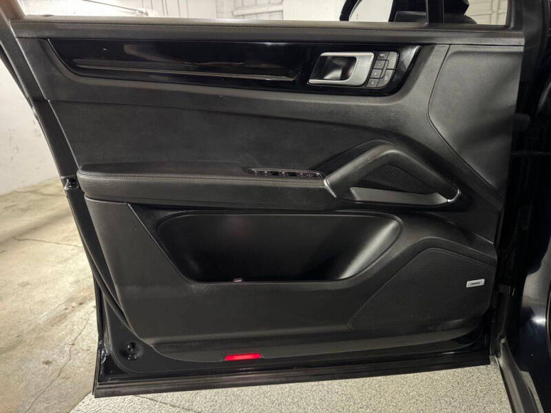 2022 Porsche Cayenne S