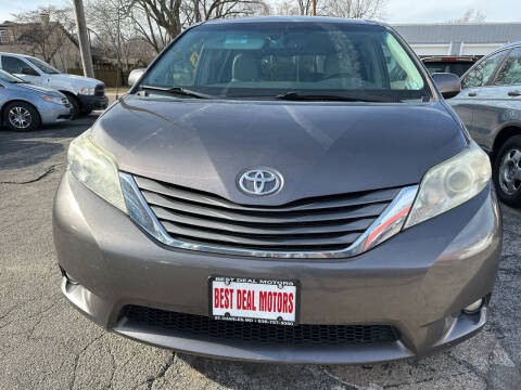 2012 Toyota Sienna for sale at Best Deal Motors in Saint Charles MO