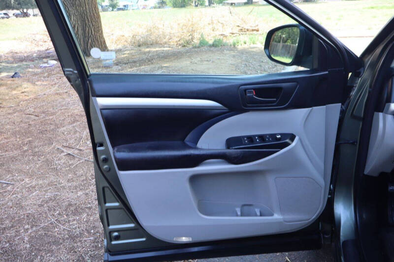 2017 Toyota Highlander LE Plus