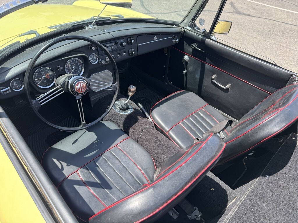 1967 MG MGB 13