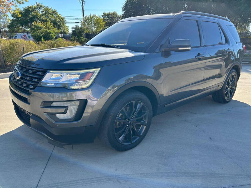 2017 Ford Explorer XLT's photo