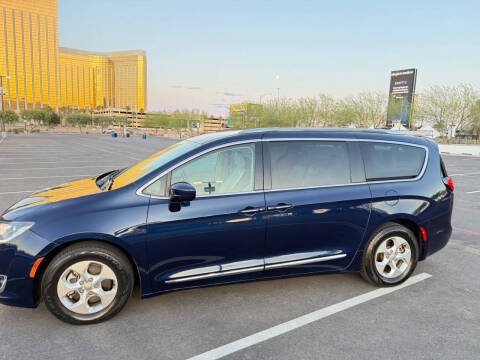 2017 Chrysler Pacifica Touring-L Plus