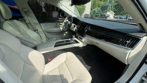 2018 Volvo S90 T5 Momentum