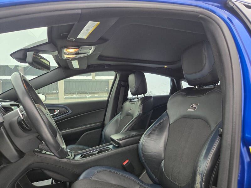2015 Chrysler 200 S