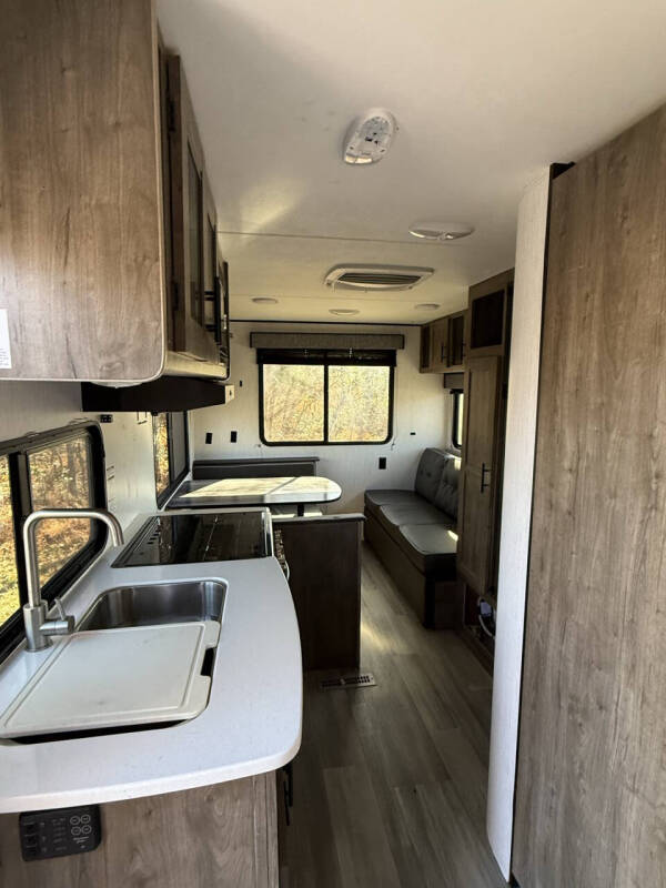 2022 Heartland Pioneer RD210