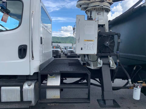2015 Freightliner M2 106