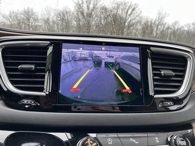 2017 Chrysler Pacifica Touring-L Plus