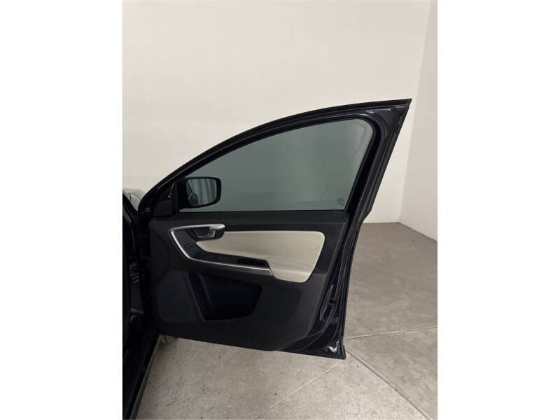 2017 Volvo XC60 T6 Dynamic