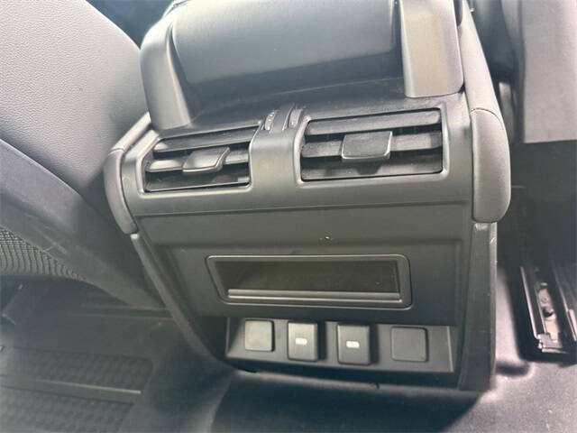 2024 Land Rover Defender 90 P400 X-Dynamic SE