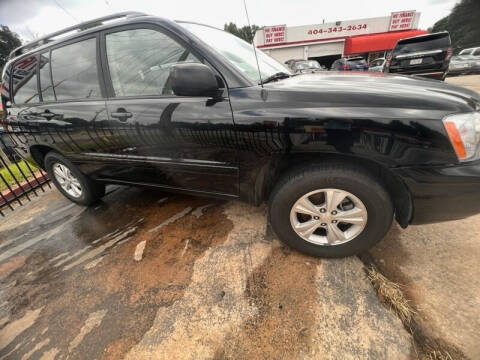 2003 Toyota Highlander for sale at LAKE CITY AUTO SALES in Forest Park GA