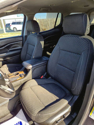 2017 GMC Acadia SLE-2