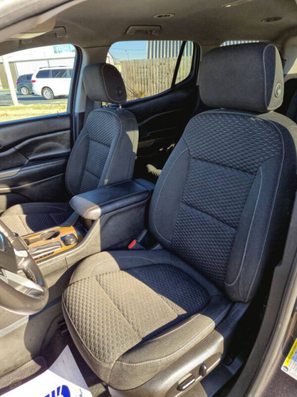 2017 GMC Acadia SLE-2