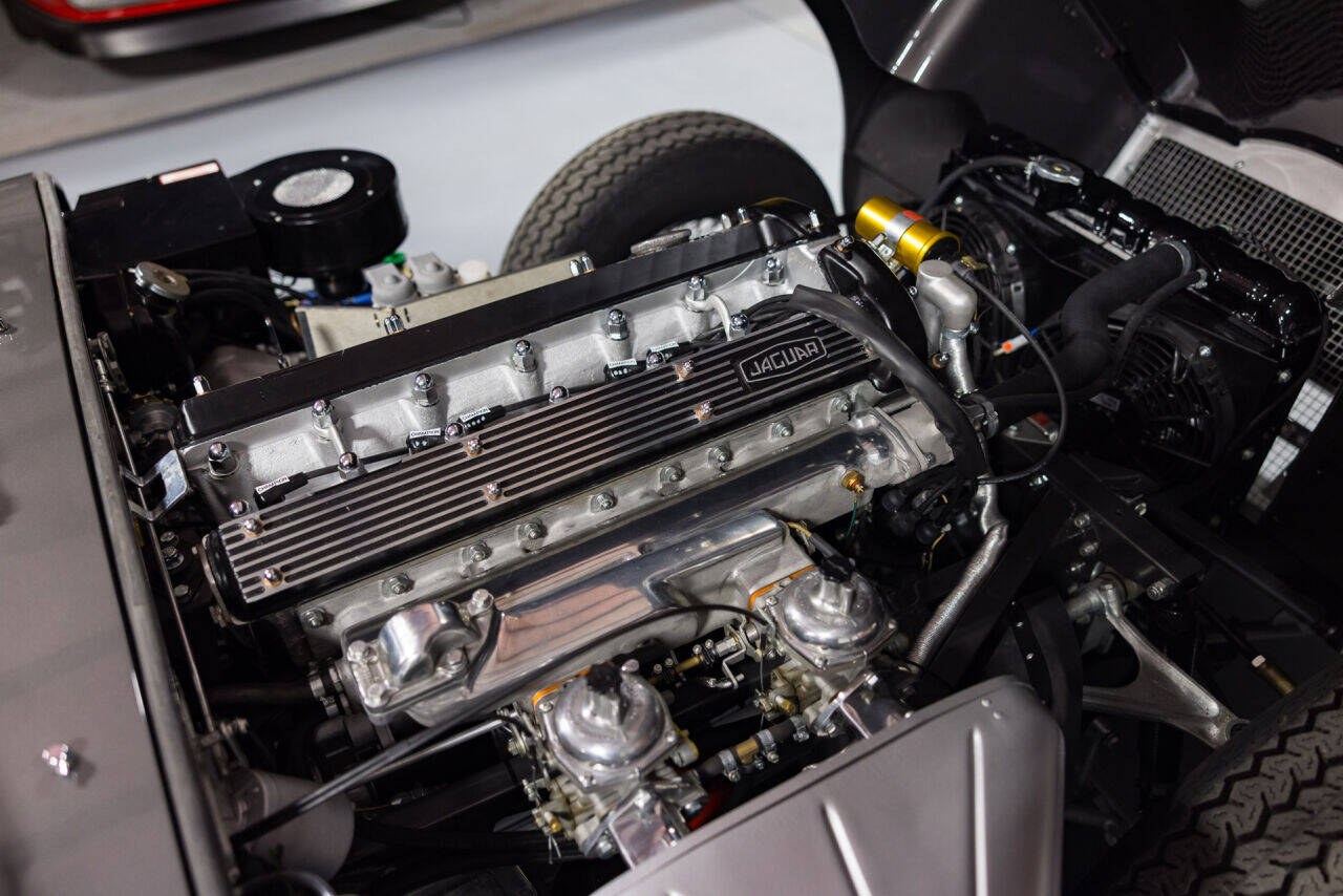 1970 Jaguar E-Type 38