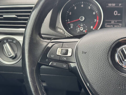 2018 Volkswagen Passat 2.0T R-Line