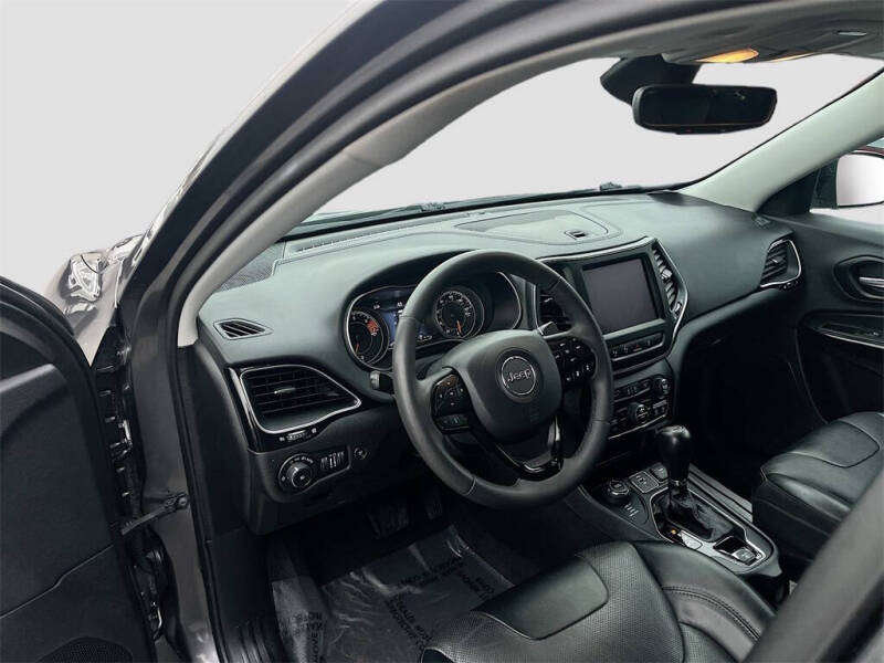 2023 Jeep Cherokee Altitude Lux