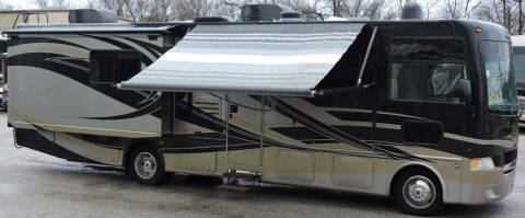 2012 Thor Industries Hurricane 33G bunk beds