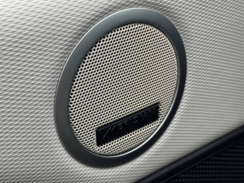 2023 Land Rover Discovery P300 S R-Dynamic