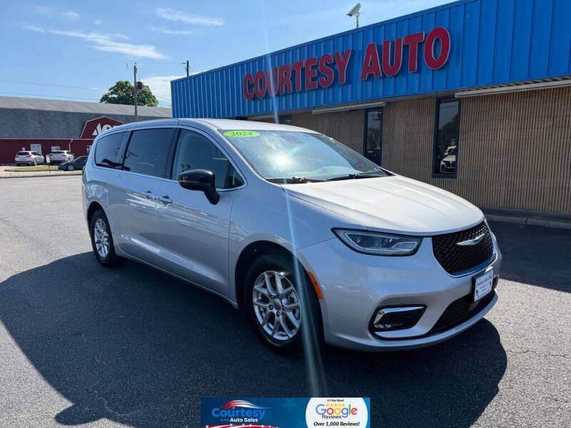 2024 Chrysler Pacifica Touring L