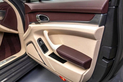 2016 Porsche Panamera