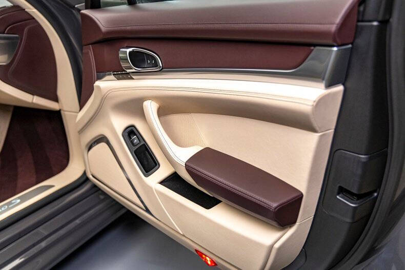 2016 Porsche Panamera