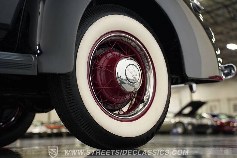 1940 Ford Deluxe