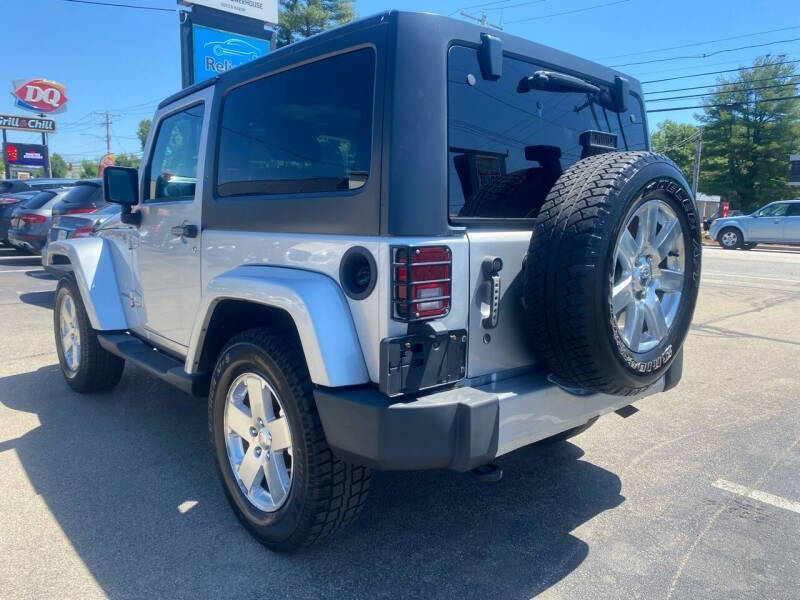 2012 Jeep Wrangler Sahara photo 3