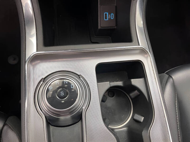 2024 Ford Edge Titanium
