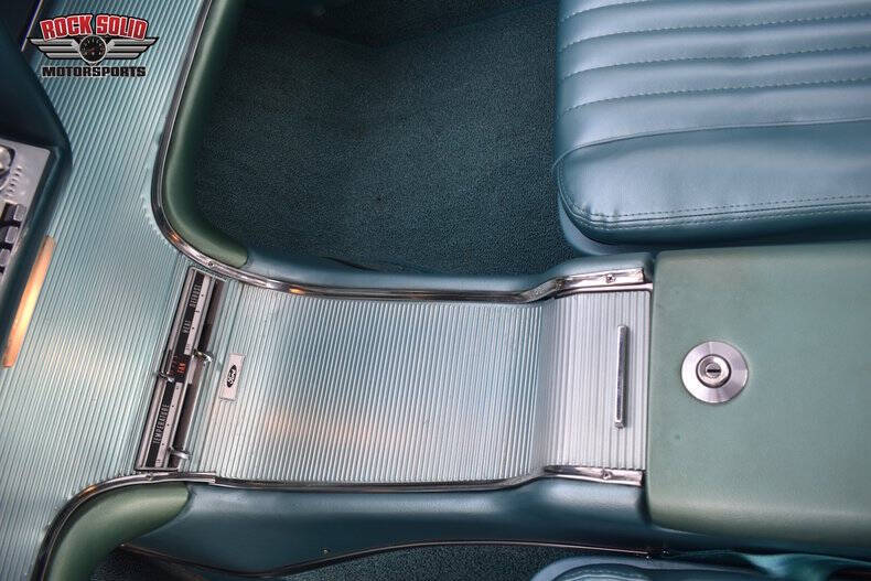 1962 Ford Thunderbird