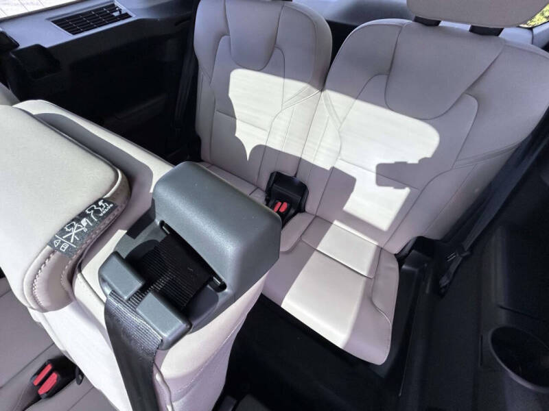 2026 Volvo XC90 B5 Core