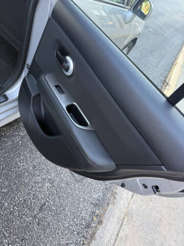 2012 Nissan Versa 1.8 S