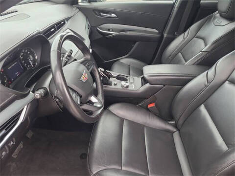 2023 Cadillac XT4 Premium Luxury