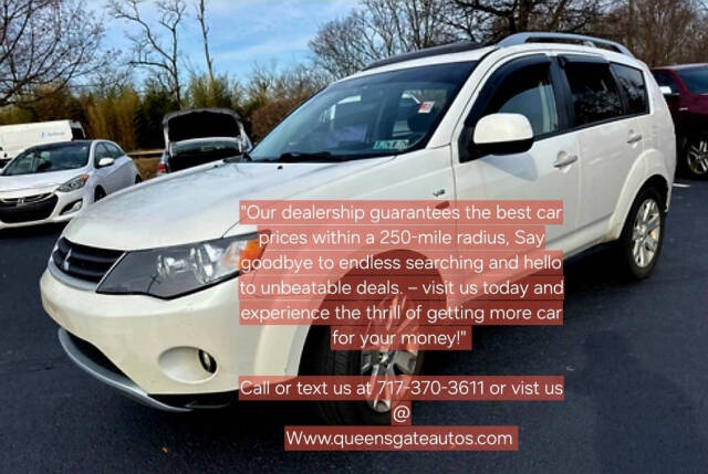 2008 Mitsubishi Outlander for sale at QUEENSGATE AUTO SALES in York, PA