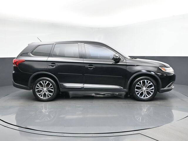 2016 Mitsubishi Outlander SE