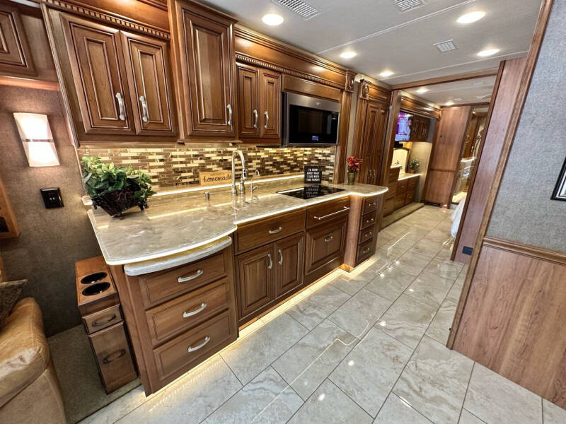 2017 Entegra Anthem 44b 1.5 Bath, 450hp Dies