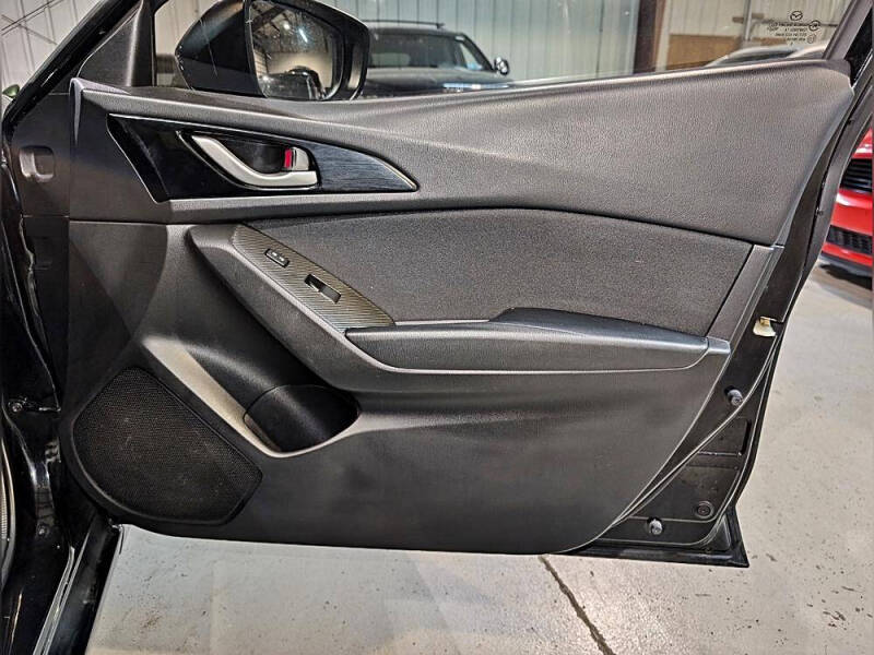 2016 Mazda MAZDA3 i Touring