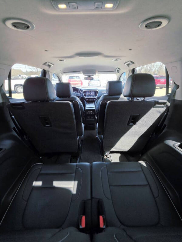 2023 GMC Acadia Denali