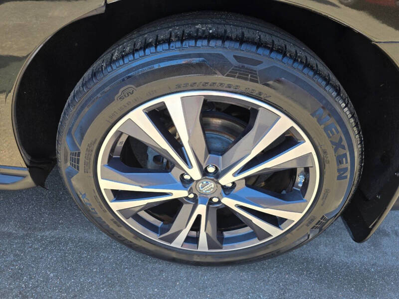 2017 Nissan Pathfinder Platinum