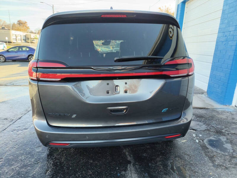 2022 Chrysler Pacifica Hybrid Touring L
