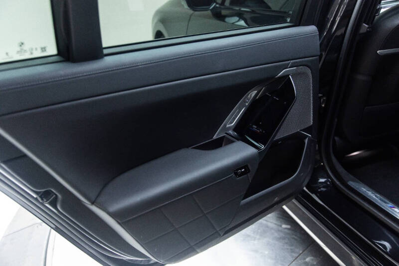 2023 BMW 7 Series 740i