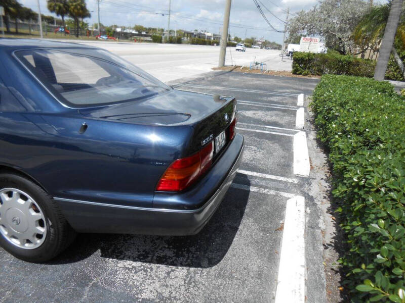 1996 Lexus LS 400
