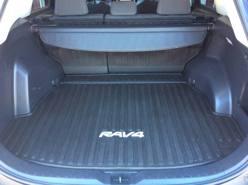 2019 Toyota RAV4 LE