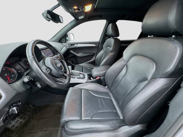 2017 Audi Q5 2.0T quattro Premium Plus